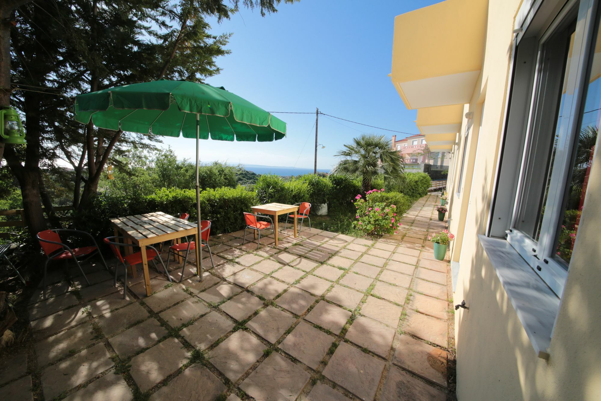 Point Twins Apartments Vrontádos Exterior photo